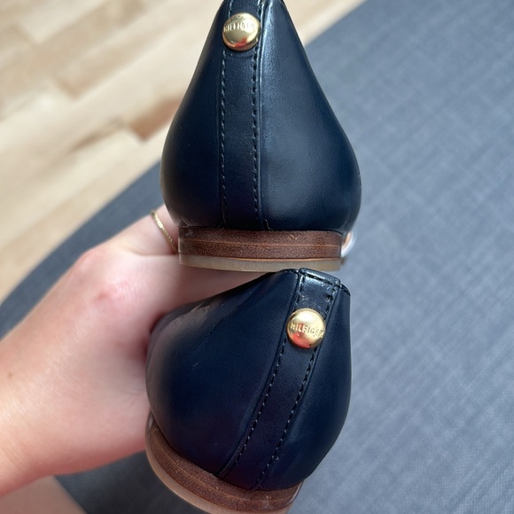 NWT Tommy Hilfiger Flats - Picture 5 of 5
